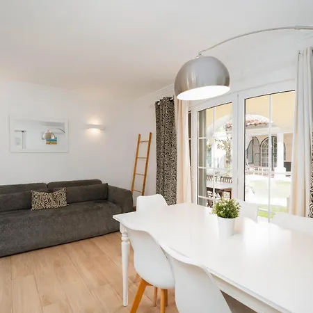 Sweet Old Village Apartment
